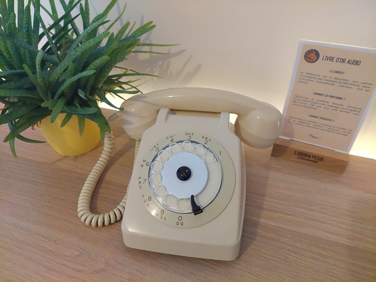 Série A - Ivoire : Livre d'or audio - Téléphones Mariage | Anniversaire | Gender Reveal | Naissance | Baptême | Soirée d'entreprise
