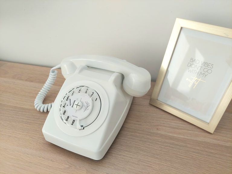 Série A - Blanc : Livre d'or audio - Téléphones Mariage | Anniversaire | Gender Reveal | Naissance | Baptême | Soirée d'entreprise